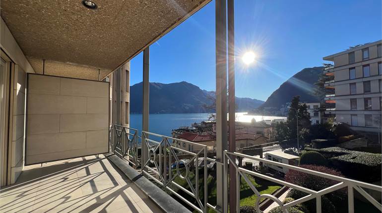 Rif. 2463 Lugano ampio 2.5 loc con vista lago