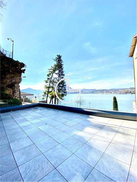 Terrazza fronte lago al P.T.