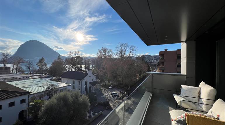 Rif. 2346 Lugano centro, 3.5 loc con vista lago 