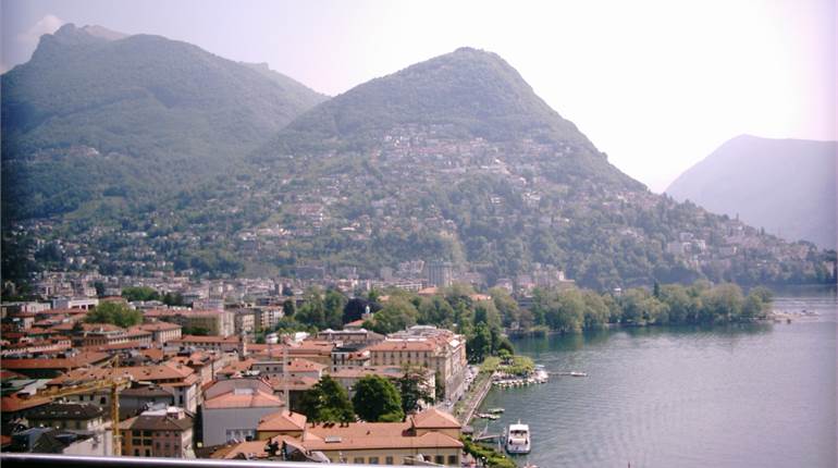 2601_Appartamento centrale con vista lago