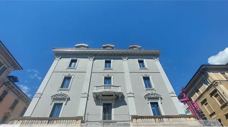 2525_Lugano, app. 5.5 locali in palazzo d'epoca 