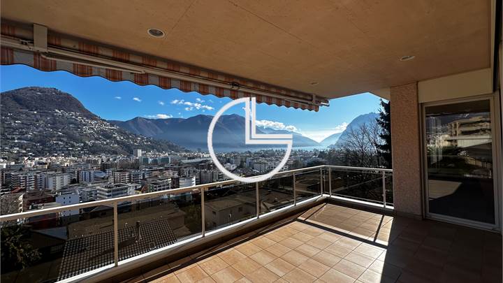 Rif. 2661_Lugano, Elegante Residenza di 450 mq con Vista Lago